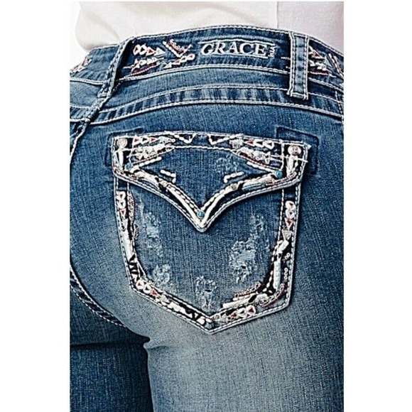 Grace in LA Women's Embroidered Distressed Flap Pocket Bootcut Stretch Jeans - Picture 1 of 7